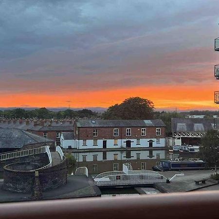 City Centre 2 Bed Apartment Chester Buitenkant foto