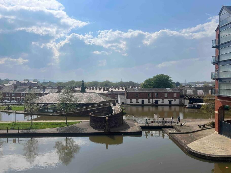 City Centre 2 Bed Apartment Chester Buitenkant foto